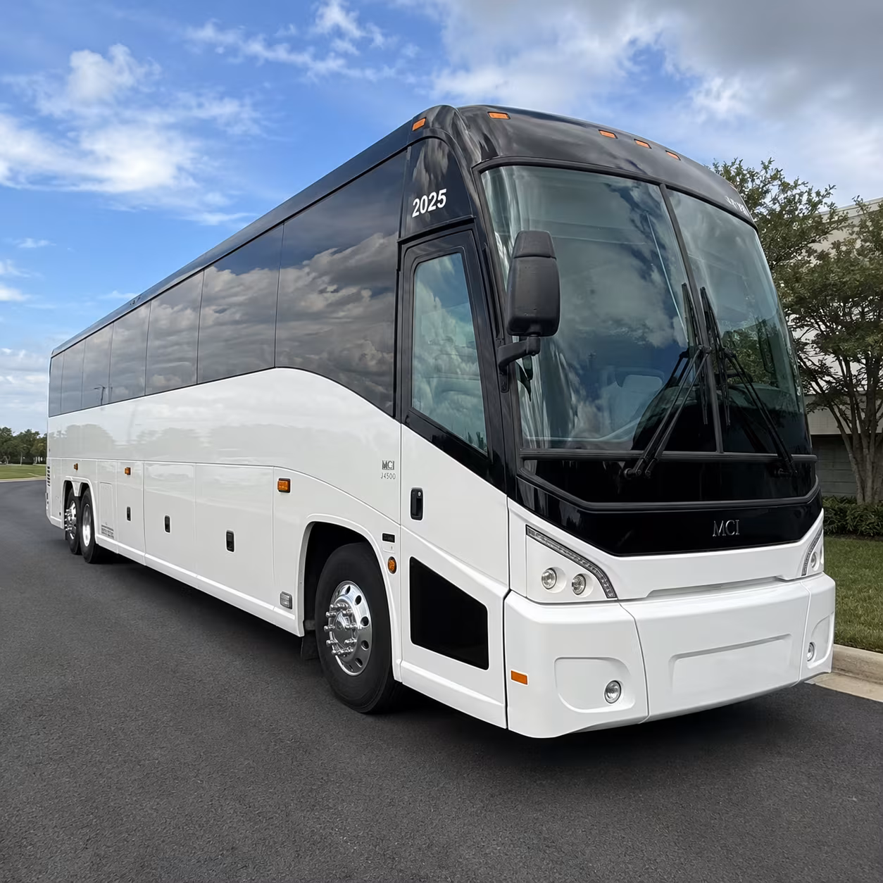 deerfieldbeachcharterbuscompany com is how deerfield beach companies move teams to boca raton and palm beach
